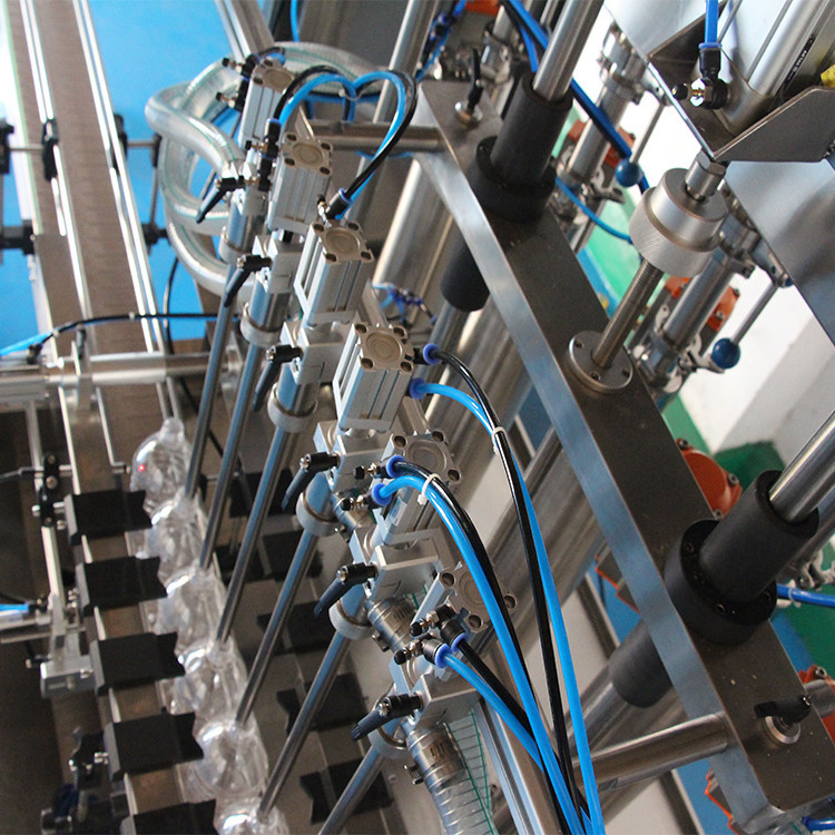 oleo pleniganta maŝino